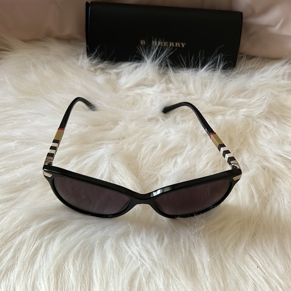 Authentic Burberry sunglasses. Frame is black and lenses are black. - Picture 2 of 3